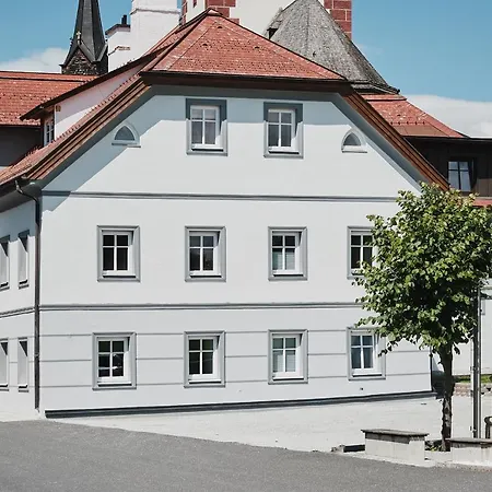 Tini's Feinstes 公寓