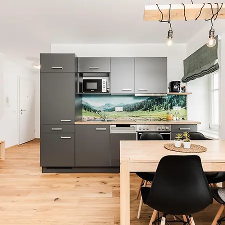 Tini's Feinstes Apartment