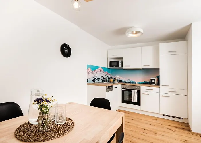 Tini's Feinstes מריהפאר